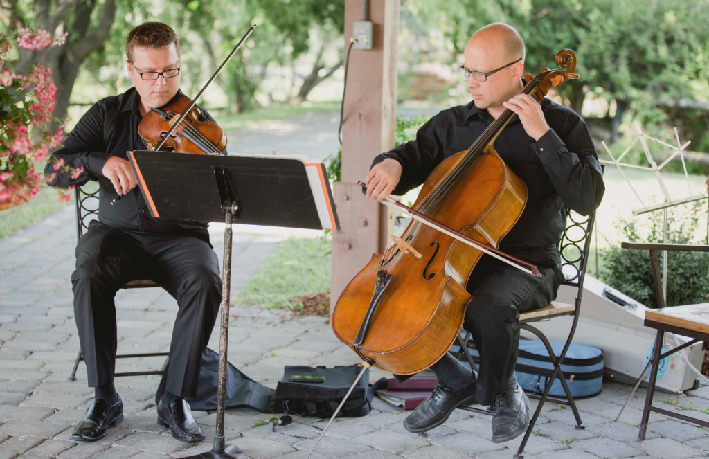 Wedding Violinist Cellist Niagara: Kurtz Orchards