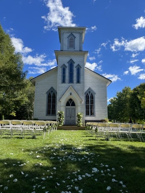 Read more about the article Don’t Let These 5 Wedding Music MISTAKES Ruin Your Special Day