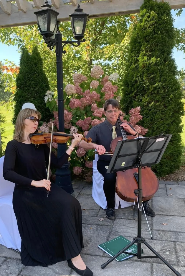 Read more about the article Ottawa Wedding Violinist Cellist: Alicia’s wedding